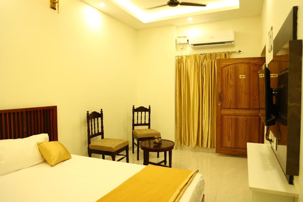 Jack'S Den Residency Hotel ปอนดิเชอรี ภายนอก รูปภาพ