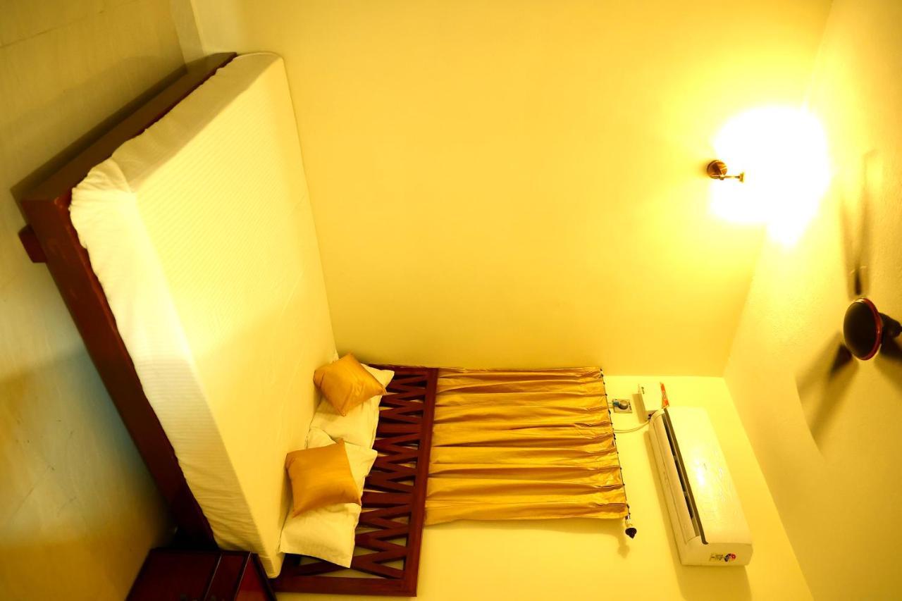 Jack'S Den Residency Hotel ปอนดิเชอรี ภายนอก รูปภาพ